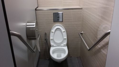 4-Star Toilet - Ubi MRT Station (DT27)