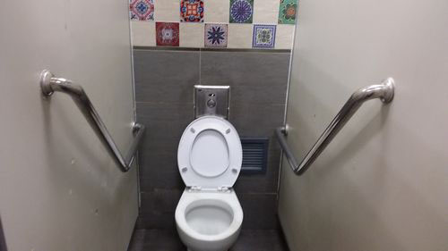 4-Star Toilet - Sembawang MRT Station