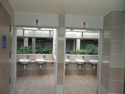 4-Star Toilet - Tampines Round Market & Food Centre