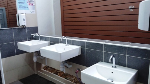 4-Star Toilet - Yuhua Village Market & Food Centre