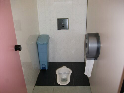 5-Star Toilet - Sembawang Mart 