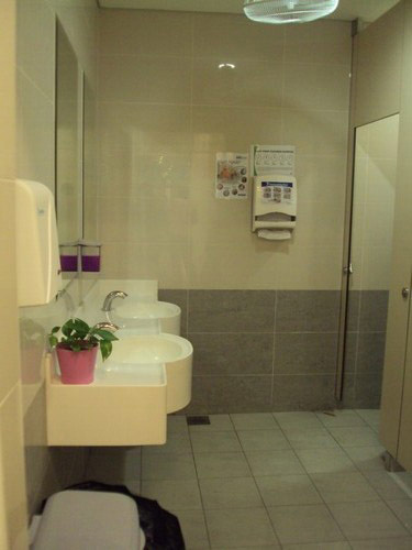 4-Star Toilet - NTUC Foodfare KTPH 