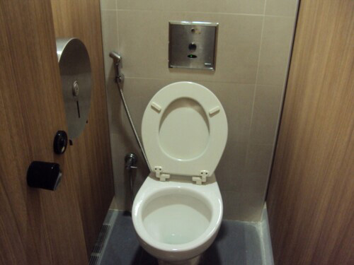 5-Star Toilet - National Environment Agency, Environment Building 